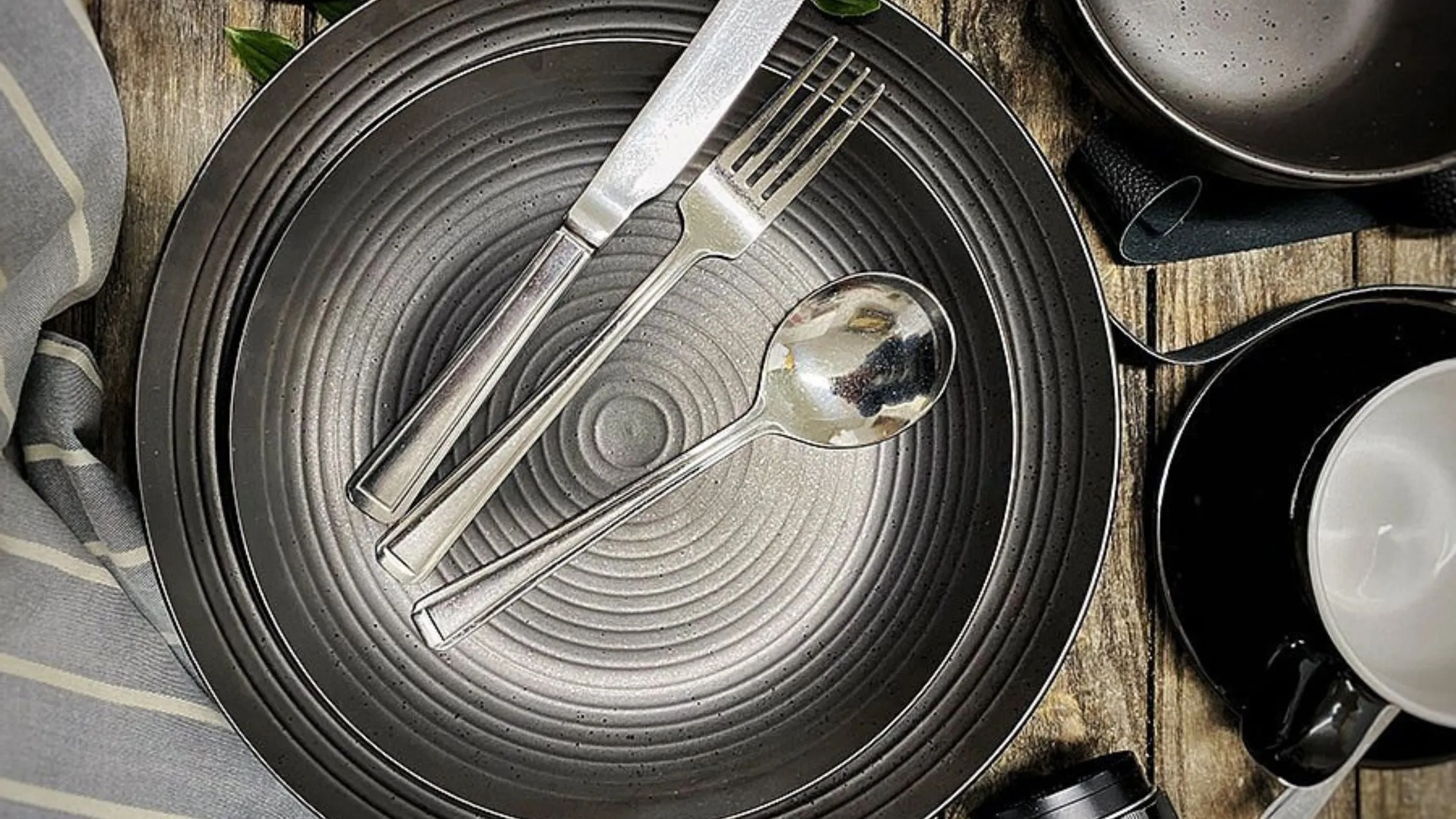 new-beautiful-black-crockery-scot-food-drink